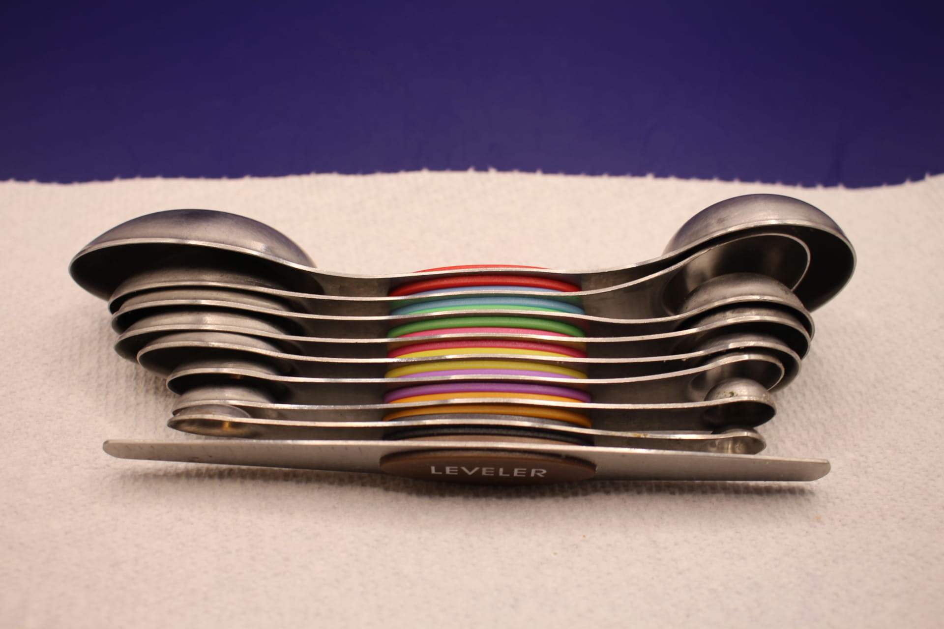 magnetic measuring spoons set with leveler, stacked