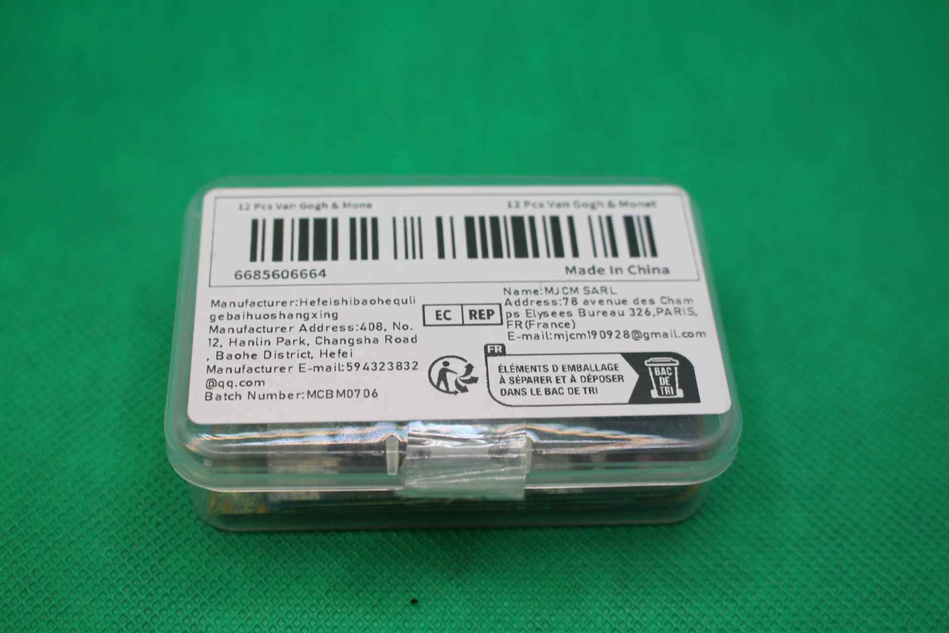 12 magnetic bookmarks plastic box package